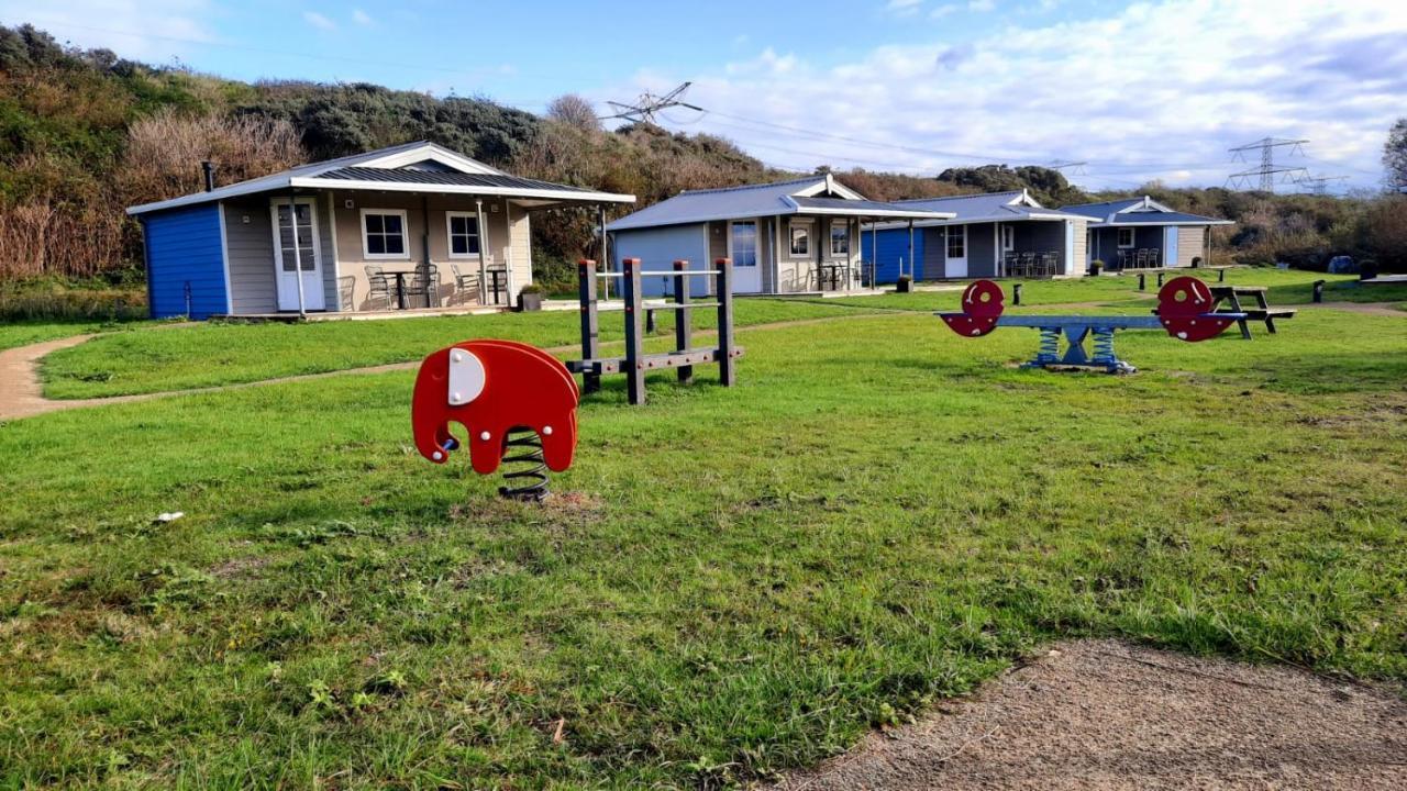 Beach Lodges Oostvoorne Exterior photo